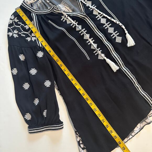 John Mark Tasseled Peasant Top Womens Size 1X Black White Cross Stitch Boho - Picture 10 of 11